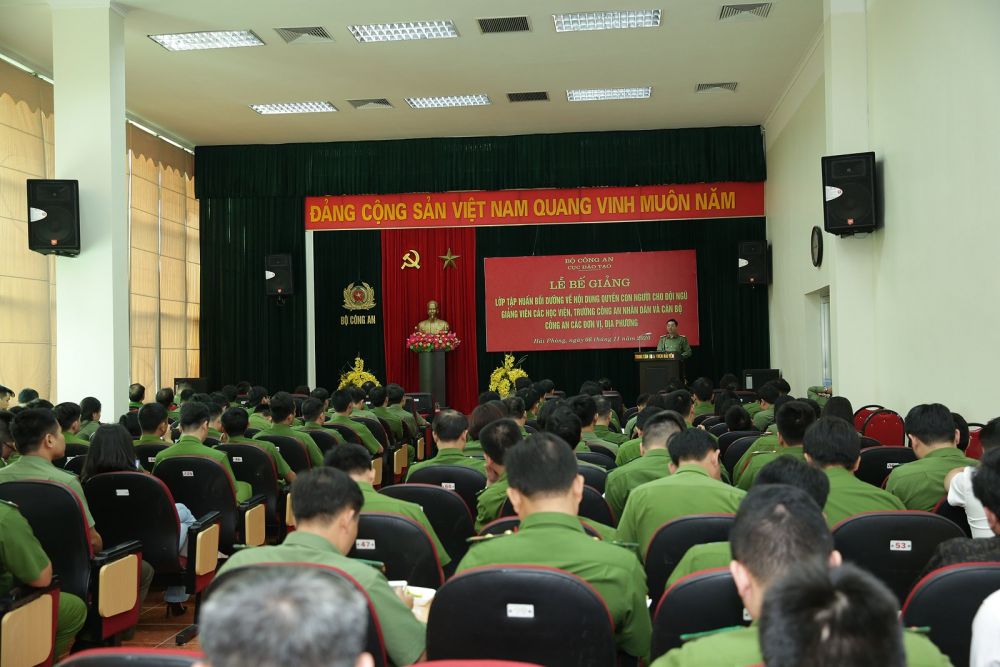 Bộ Công an tổ chức lớp tập huấn bồi dưỡng kiến thức về quyền con người Bộ Công an tổ chức lớp tập huấn bồi dưỡng kiến thức về quyền con người