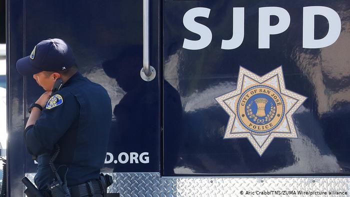 Tấn công bằng dao lan sang Mỹ, nhà thờ ở California thành hiện trường, ít nhất 2 người thiệt mạng Tấn công bằng dao lan sang Mỹ, 2 người thiệt mạng