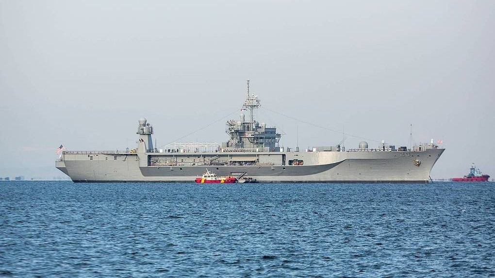 Tàu chỉ huy USS Mount Whitney của Mỹ tiến vào Biển Đen, Nga đã sẵn sàng