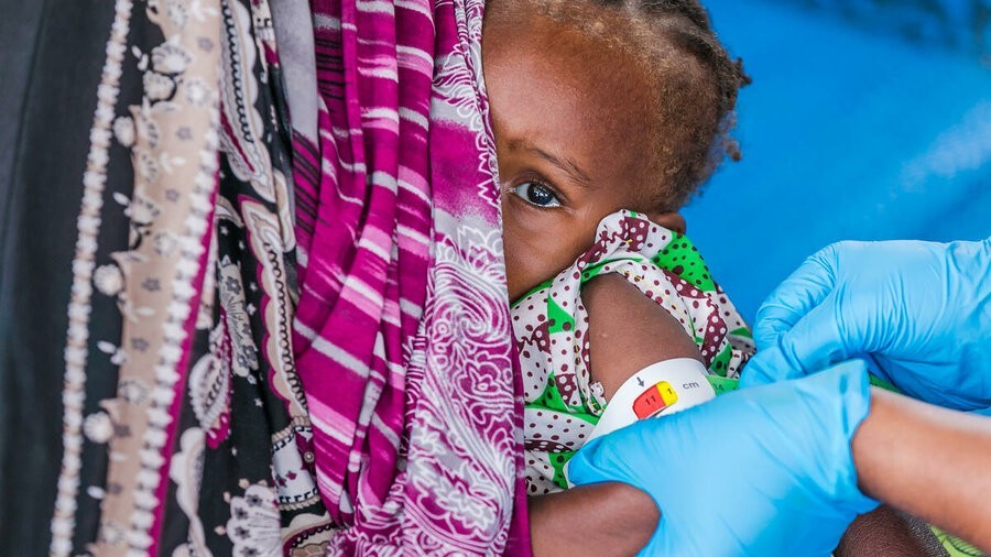 Nghèo đói khiến nhiều gia đình buộc phải đưa ra những lựa chọn tồi tệ