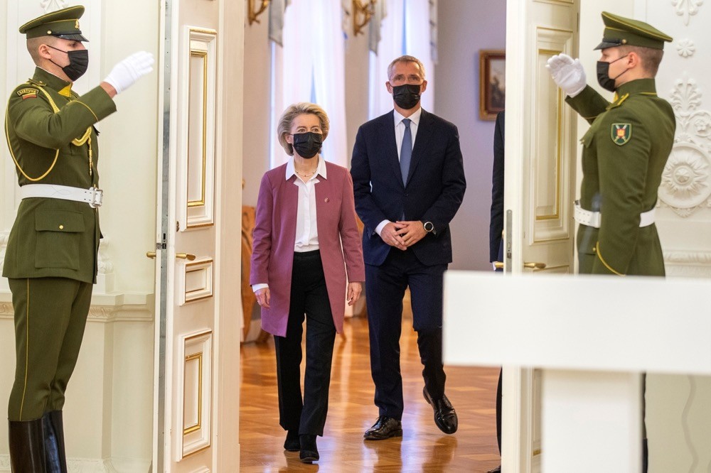 Lãnh đạo NATO, EU 'rủ nhau' thăm Baltic tỏ lòng đoàn kết, nói Nga cần 'minh bạch và xuống thang'