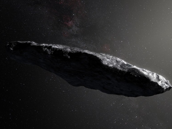 Phát hiện "điếu xì gà" khổng lồ bay ngang qua Trái đất