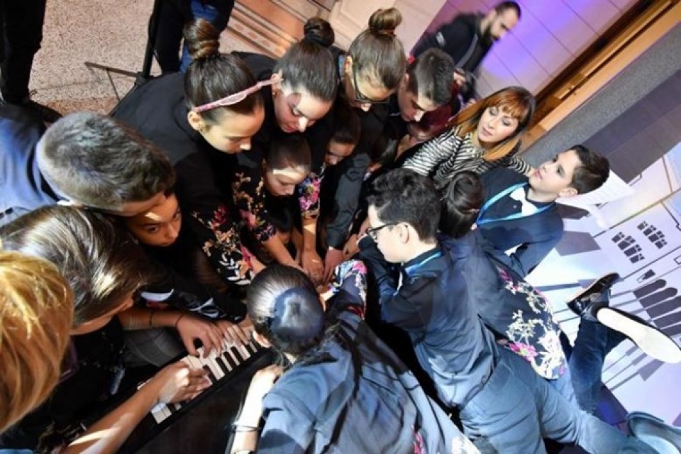 20 nghe sy lap ky luc guinness ve choi dan duong cam