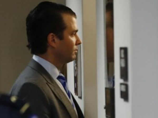 Con trai cả Tổng thống Trump điều trần trước Thượng viện Mỹ