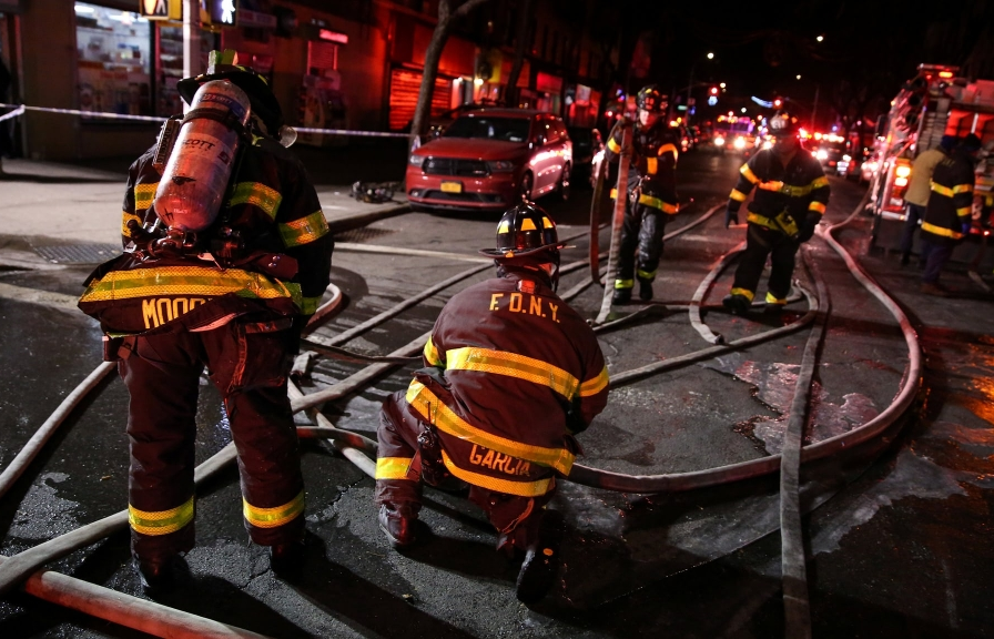 ​Thương vong trong vụ hỏa hoạn tại Mỹ và Ấn Độ tăng