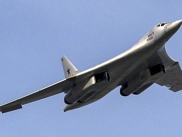 Nga triển khai 2 máy bay ném bom tới Venezuela