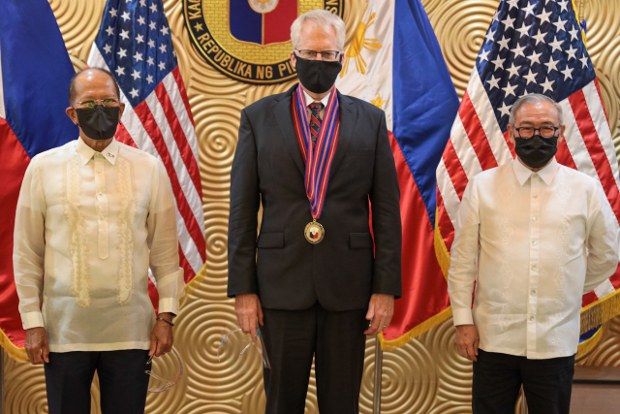 Quan chức Mỹ, Philippines thảo luận thúc đẩy hợp tác quân sự, duy trì Biển Đông tự do Quan chức Mỹ, Philippines thảo luận thúc đẩy hợp tác quân sự, duy trì Biển Đông tự do