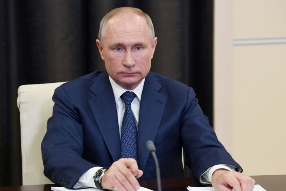 Sửa đổi Hiến pháp Nga: Tổng thống Putin ban hành luật mới, luật pháp Nga sẽ cao hơn các điều ước quốc tế Sửa đổi Hiến pháp Nga: Tổng thống Putin ban hành luật mới, luật pháp Nga sẽ cao hơn các điều ước quốc tế