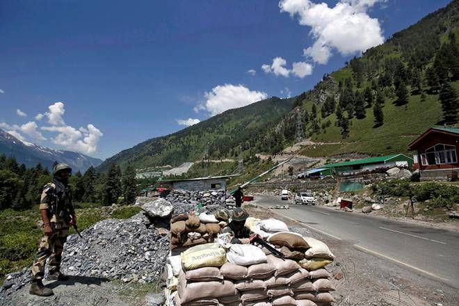 'Thay đổi hoàn toàn tình cảm dân tộc với Trung Quốc', Ấn Độ chi 3,4 tỷ USD mua vũ khí Mỹ