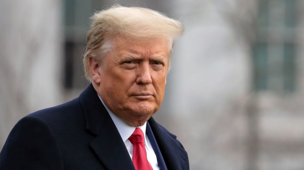 Chĩa 'mũi dùi' tấn công dồn dập Trung Quốc, Tổng thống Trump tiếp tục ký ban hành luật mới Chĩa 'mũi dùi' tấn công dồn dập Trung Quốc, Tổng thống Trump tiếp tục ký ban hành luật mới