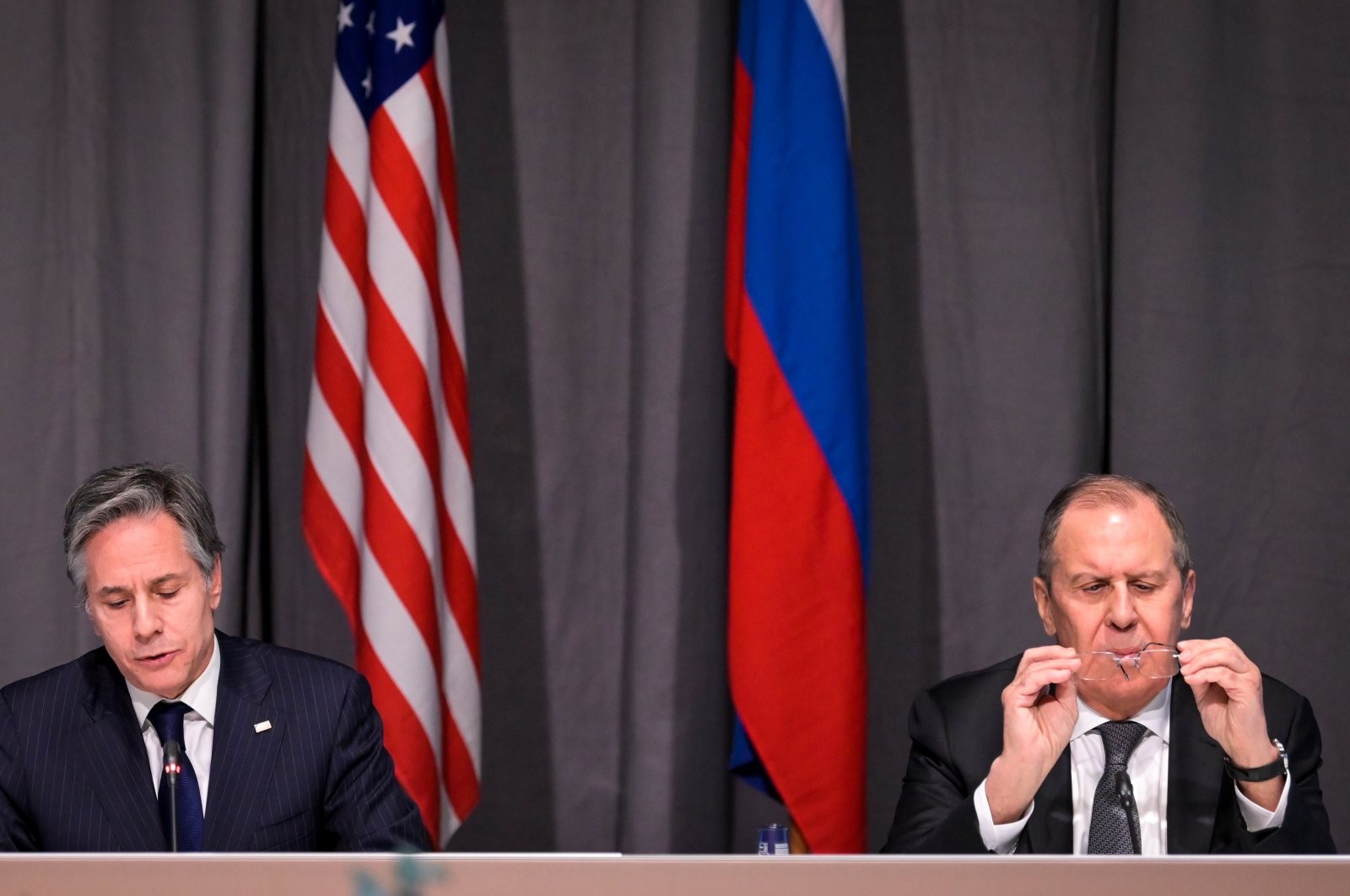 Ngoại trưởng Nga-Mỹ đối mặt tại Stockholm. Thụy Điển ngày 2/12. (Nguồn: Reuters) Ngoại trưởng Nga-Mỹ đối mặt tại Stockholm. Thụy Điển ngày 2/12. (Nguồn: Reuters)