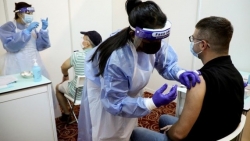 Covid-19: Malaysia báo động tỷ lệ tử vong ở người chưa tiêm chủng; số ca mắc biến thể Omicron tăng vọt ở một số nước