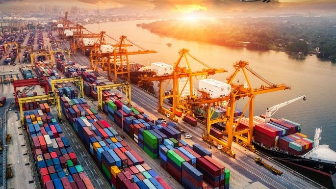 Xuất siêu năm 2021 đạt 4 tỷ USD, tạo đà phục hồi ‘sức khỏe’ doanh nghiệp hậu Covid-19 thế nào?