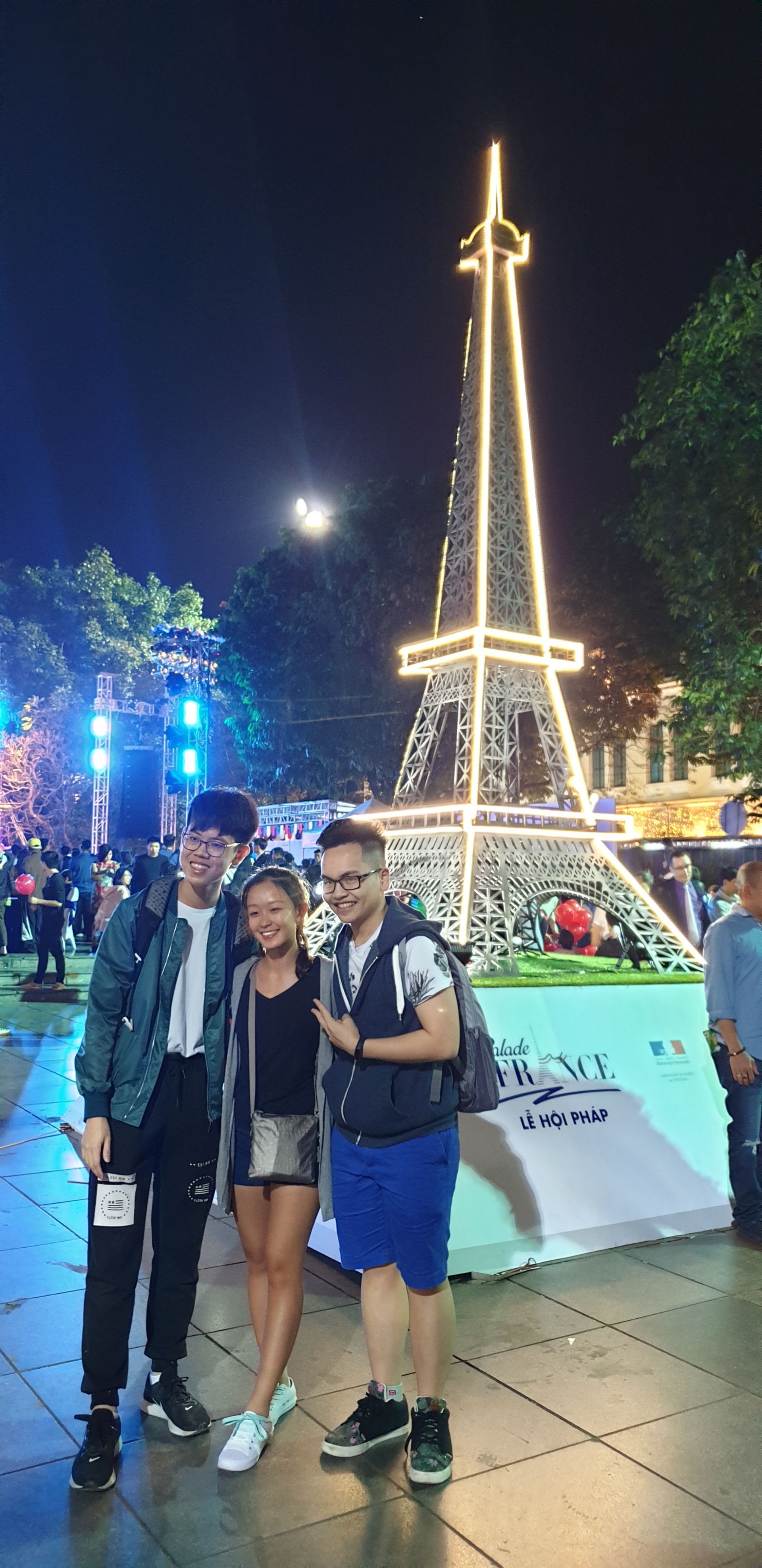 le hoi am thuc phap dao quanh nuoc phap ngay giua trai tim ha noi