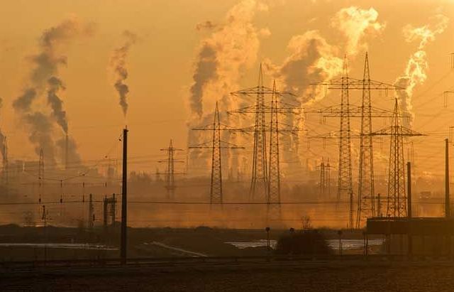 Pakistan: Hỏa hoạn tại nhà máy sản xuất nước hoa, ít nhất 11 người thiệt mạng