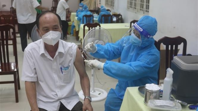 Covid-19 tối 16/1: Gần 15.700 ca nhiễm mới tại 61 tỉnh thành; ba địa phương tăng cao nhất là Lạng Sơn, Hà Nội, Bà Rịa-Vũng Tàu