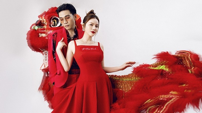 'Quý cô độc thân' Lý Nhã Kỳ rực rỡ bên rapper Wowy