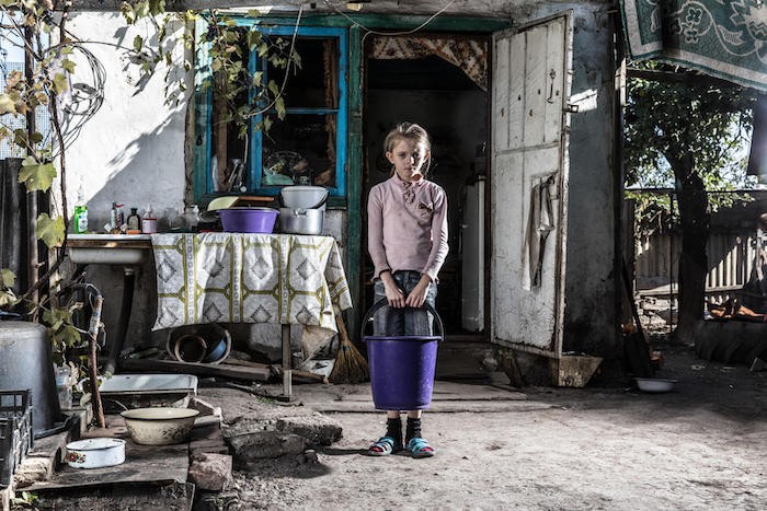 Cô bé Sasha, 9 tuổi ở Bakhmutka, Donetsk, miền Đông Ukraine. (Nguồn: UNICEF) Cô bé Sasha, 9 tuổi ở Bakhmutka, Donetsk, miền Đông Ukraine. (Nguồn: UNICEF)