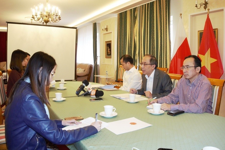 Cập nhật. Nỗ lực không ngừng nghỉ trong bảo hộ công dân Việt Nam ở Ukraine Cập nhật. Nỗ lực không ngừng nghỉ trong bảo hộ công dân Việt Nam ở Ukraine