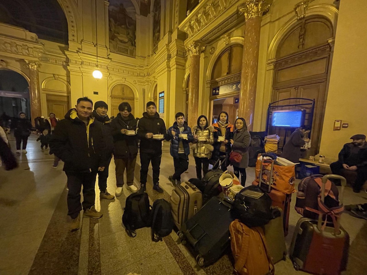 Cập nhật. Nỗ lực không ngừng nghỉ trong bảo hộ công dân Việt Nam ở Ukraine Cập nhật. Nỗ lực không ngừng nghỉ trong bảo hộ công dân Việt Nam ở Ukraine