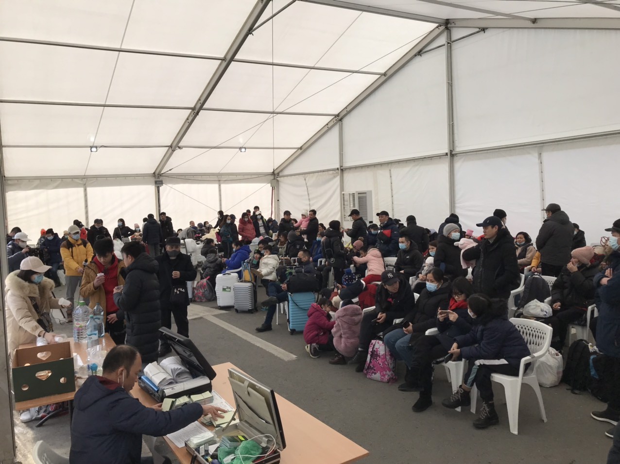 Cập nhật. Hai chuyến bay sơ tán công dân Việt Nam ở Ukraine khởi hành vào chiều 12/3 Cập nhật. Hai chuyến bay sơ tán công dân Việt Nam ở Ukraine khởi hành vào chiều 12/3