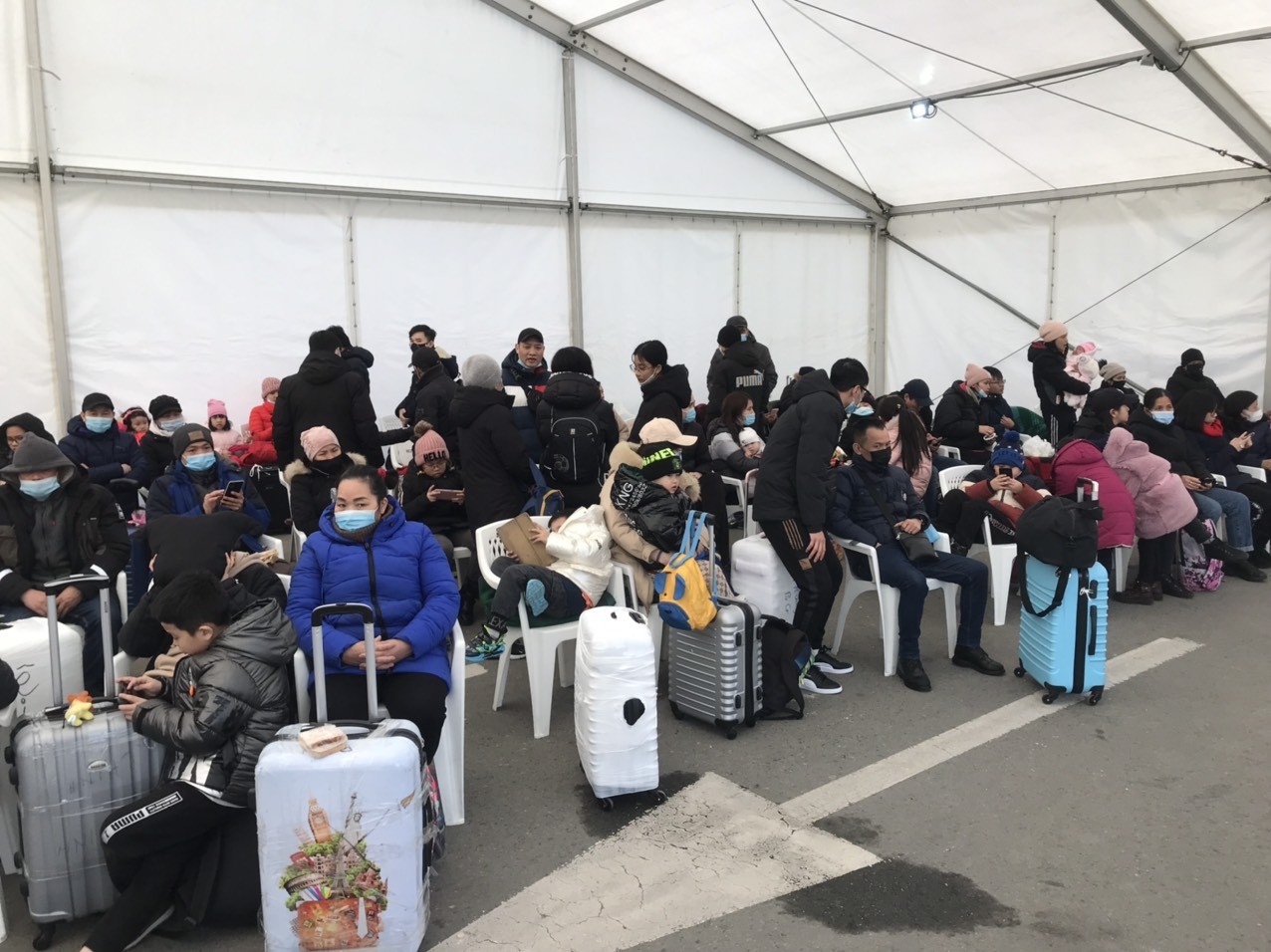 Cập nhật. Hai chuyến bay sơ tán công dân Việt Nam ở Ukraine khởi hành vào chiều 12/3 Cập nhật. Hai chuyến bay sơ tán công dân Việt Nam ở Ukraine khởi hành vào chiều 12/3