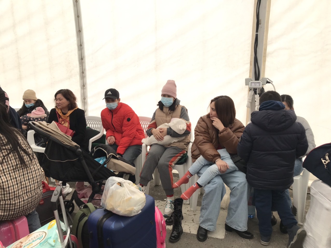 Cập nhật. Hai chuyến bay sơ tán công dân Việt Nam ở Ukraine khởi hành vào chiều 12/3 Cập nhật. Hai chuyến bay sơ tán công dân Việt Nam ở Ukraine khởi hành vào chiều 12/3