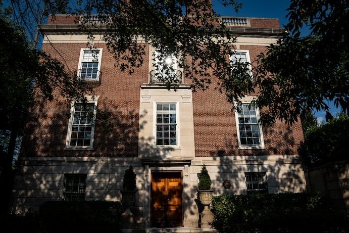 Đại sứ quán Afghanistan tại Mỹ đóng cửa. (Nguồn: The Washington Post) Đại sứ quán Afghanistan tại Mỹ đóng cửa. (Nguồn: The Washington Post)