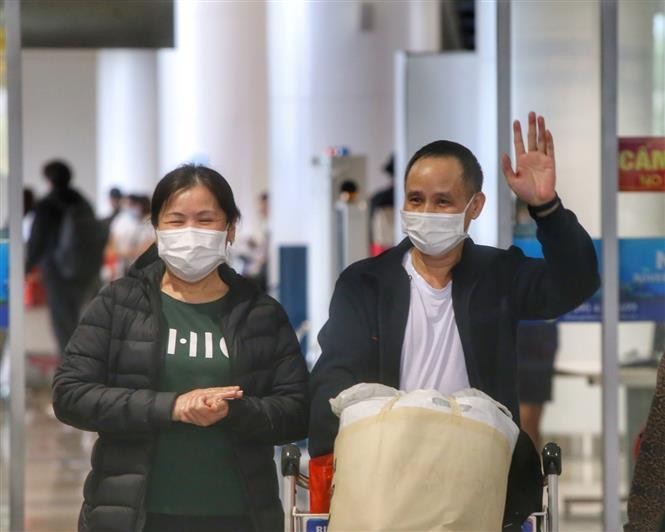 Cập nhật. Hai chuyến bay sơ tán công dân Việt Nam ở Ukraine về đến Hà Nội sáng 13/3 Cập nhật. Hai chuyến bay sơ tán công dân Việt Nam ở Ukraine về đến Hà Nội sáng 13/3