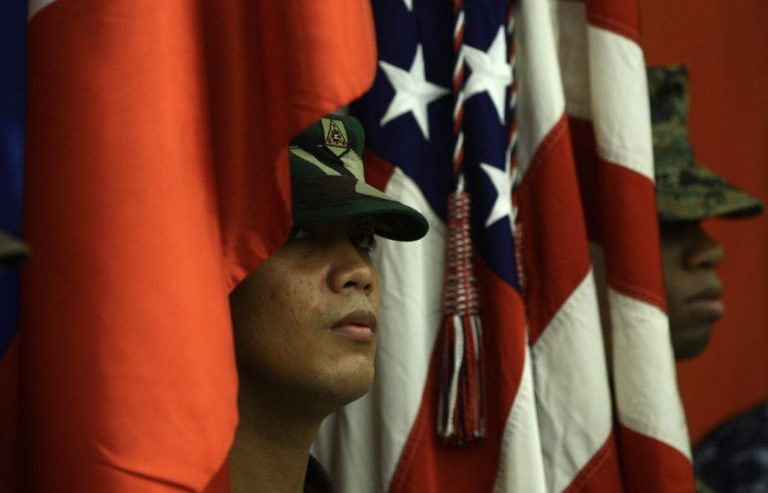 Chính sách ngoại giao nước nhỏ nhìn từ thỏa thuận an ninh Mỹ-Philippines