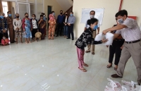 Dịch Covid-19 ở Campuchia: Tặng quà hỗ trợ bà con Việt kiều có hoàn cảnh đặc biệt khó khăn tại tỉnh Preah Sihanouk