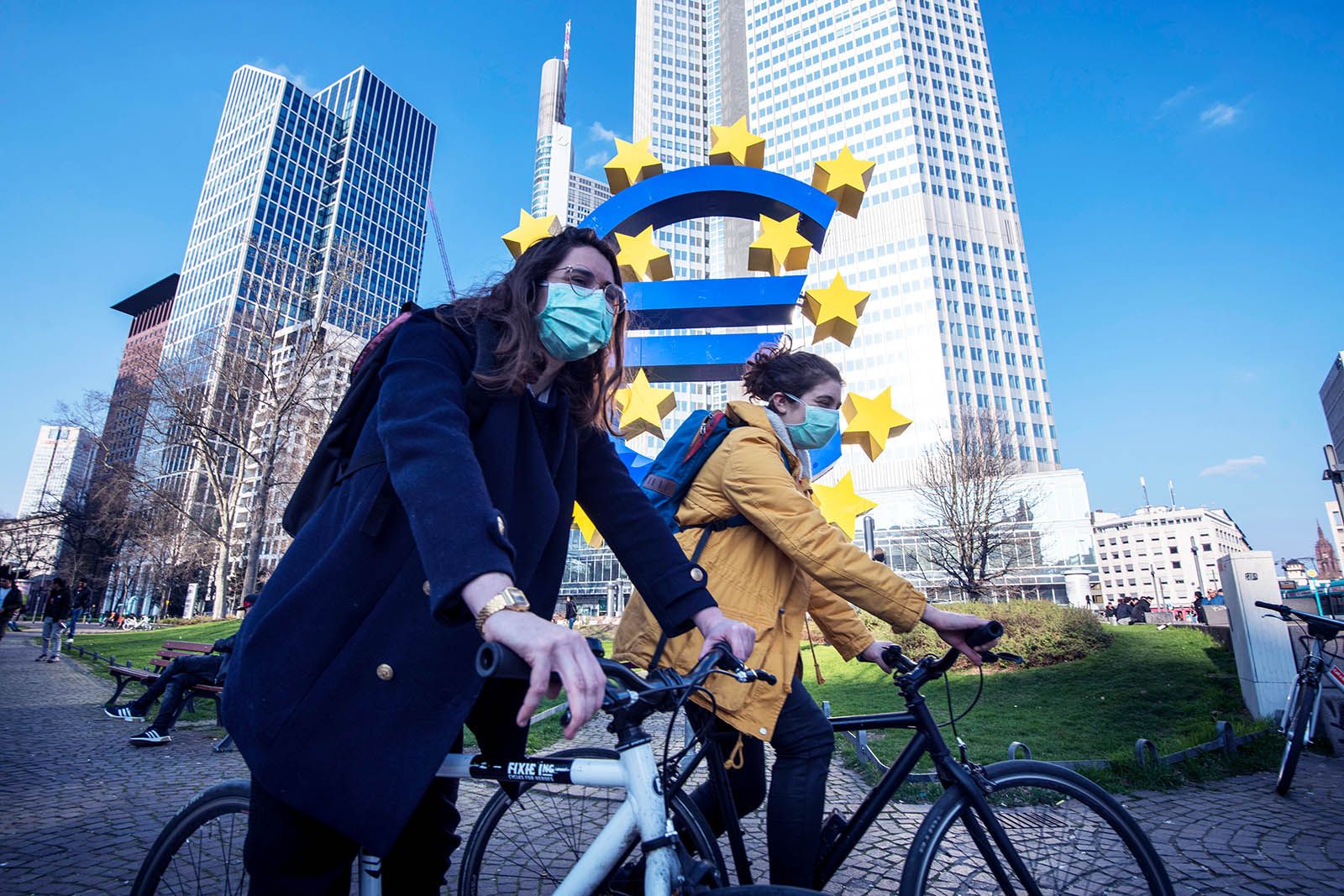 the gioi thoi dai dich covid 19 dieu gi da xay ra va tuong lai nao se den