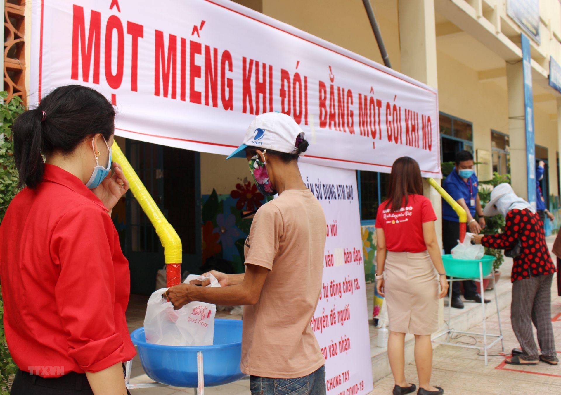 Diễn đàn học thuật quốc tế EAF phân tích bài học từ chiến thắng dịch Covid-19 của Việt Nam dien dan hoc thuat quoc te eaf giai ma bi quyet chien thang dich covid 19 cua viet nam