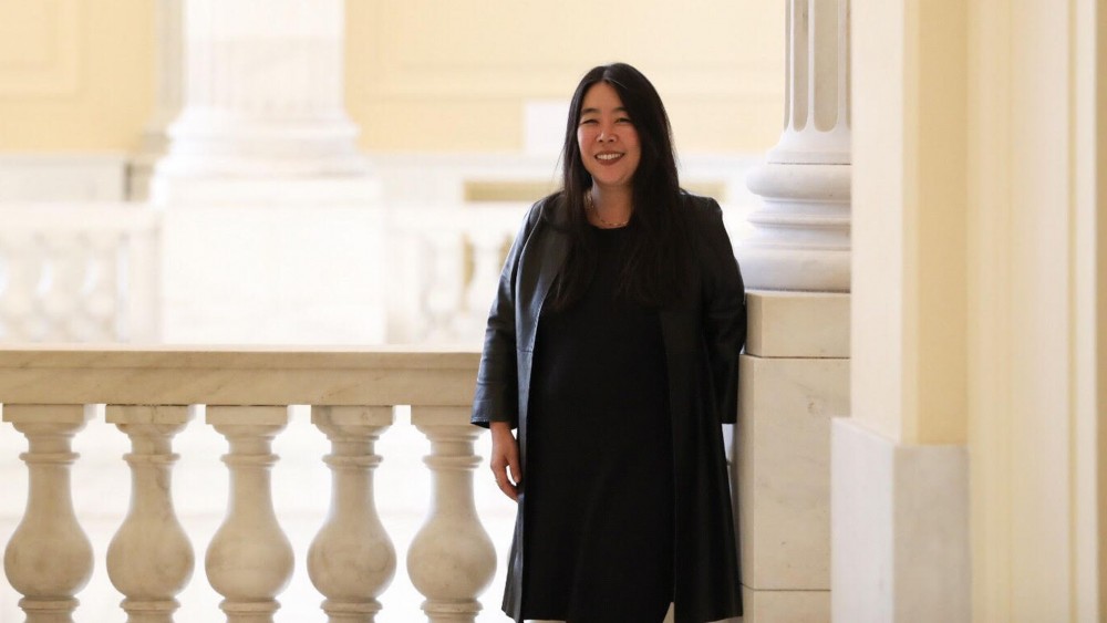 Bà Erika Moritsugu, một người Mỹ gốc Nhật Bản vào vị trí Phó trợ lý tổng thống và điều phối viên cao cấp phụ trách cộng đồng người Mỹ gốc Á và các đảo Thái Bình Dương. (Nguồn: Reuters) Bà Erika Moritsugu, một người Mỹ gốc Nhật Bản vào vị trí Phó trợ lý tổng thống và điều phối viên cao cấp phụ trách cộng đồng người Mỹ gốc Á và các đảo Thái Bình Dương. (Nguồn: Reuters)