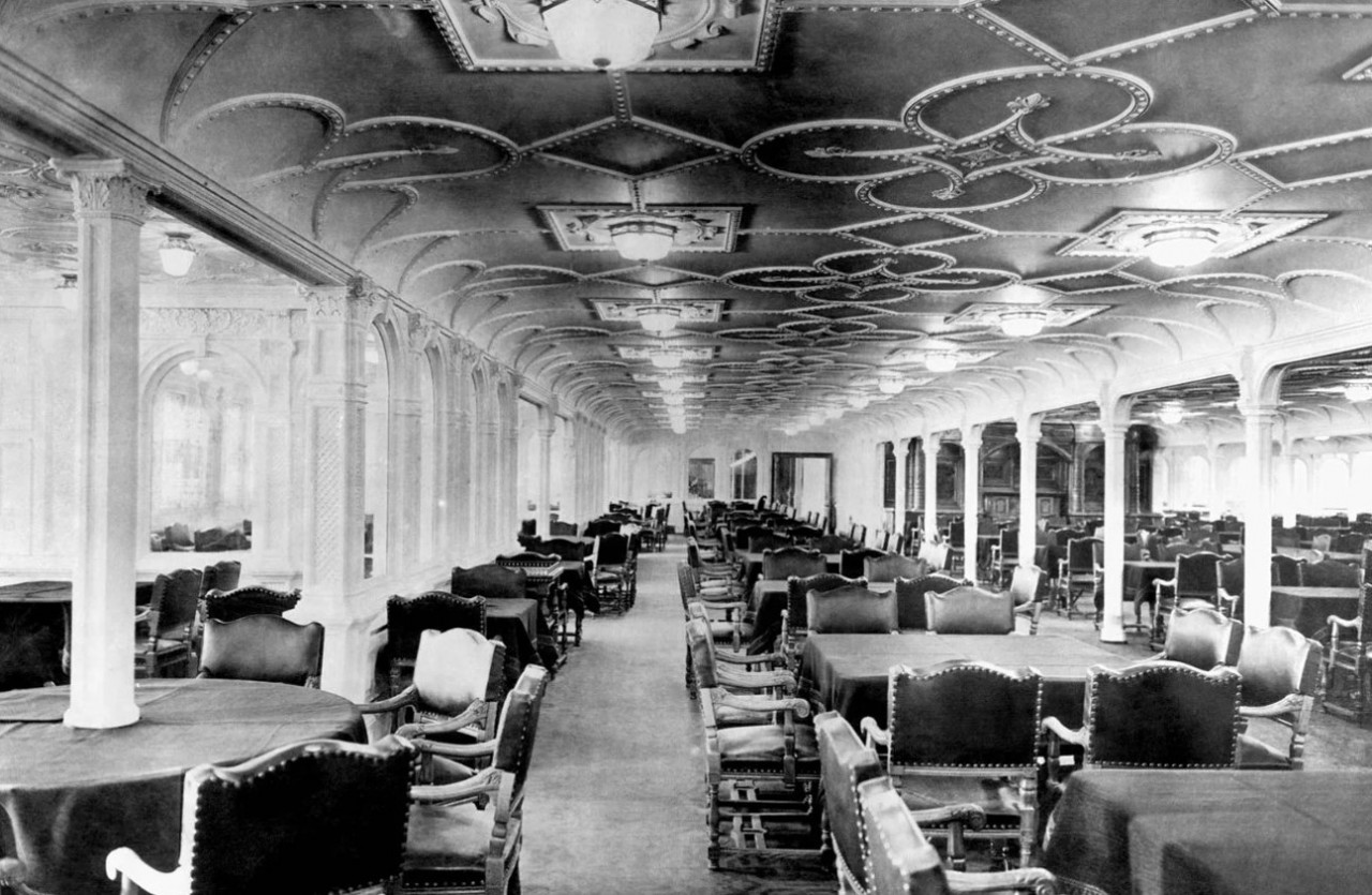 Phòng ăn trong khoang hạng nhất (Nguồn: Everett Collection/SuperStock) Phòng ăn trong khoang hạng nhất (Nguồn: Everett Collection/SuperStock)