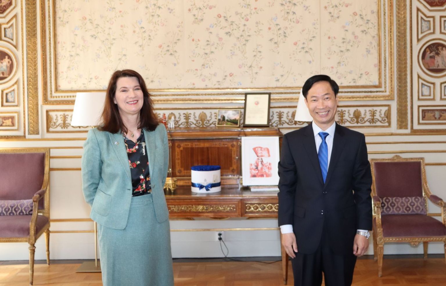 Đại sứ Phan Đăng Đương chào xã giao Bộ trưởng Ngoại giao Thụy Điển