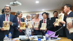 Vĩnh biệt Cụ Geetesh Sharma: Ngã xuống một cây to, bầu trời thêm trống vắng...