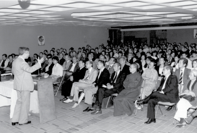 Bộ trưởng Nguyễn Cơ Thạch định hướng ngành Ngoại giao phục vụ công cuộc đổi mới, tái thiết đất nước