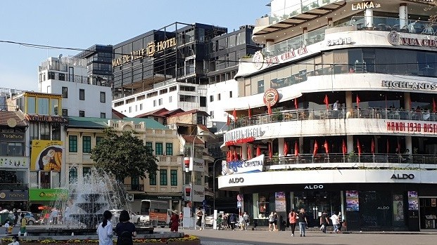 Dự báo thời tiết đêm nay và ngày mai (16-17/5): Hà Nội, Bắc Bộ, Trung Bộ có nơi nắng nóng gay gắt; Thanh Hóa đến Phú Yên nắng nóng đặc biệt gay gắt