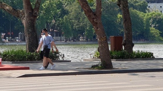 Dự báo thời tiết đêm nay và ngày mai (6-7/6): Hà Nội, Bắc Trung Bộ đêm mưa rào và dông; vùng núi phía Bắc mưa to đến rất to; Trung Bộ có nắng nóng