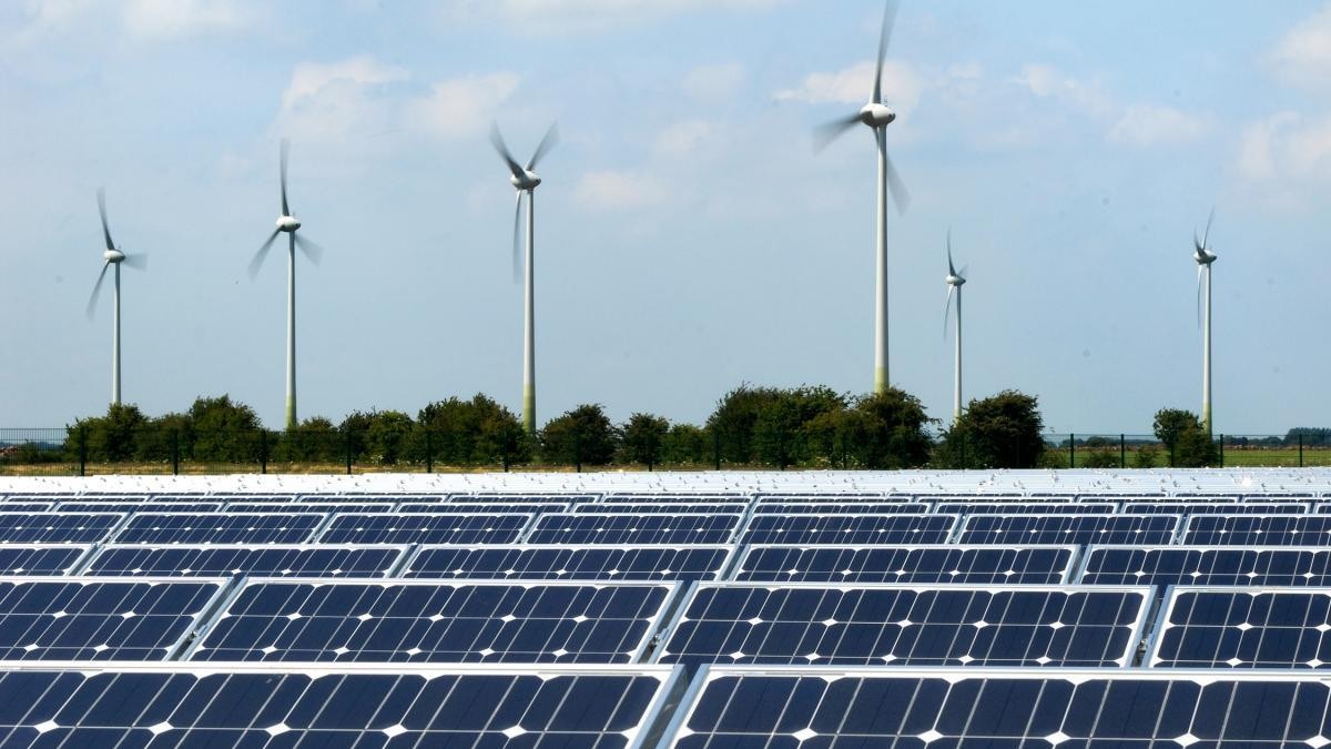 Quá trình chuyển dịch năng lượng tại EU theo hướng giảm phát thải sẽ tiếp tục diễn ra mạnh mẽ trong thời gian tới. (Nguồn: The Times) Quá trình chuyển dịch năng lượng tại EU theo hướng giảm phát thải sẽ tiếp tục diễn ra mạnh mẽ trong thời gian tới. (Nguồn: The Times)