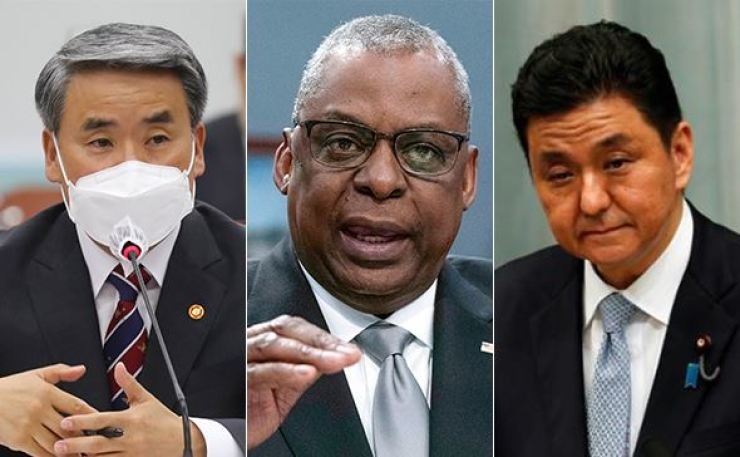 Từ trái sang: Bộ trưởng Quốc phòng Hàn Quốc Lee Jong-sup, Bộ trưởng Quốc phòng Mỹ Lloyd Austin và Bộ trưởng Quốc phòng Nhật Bản Nobuo Kishi. (Nguồn: Yonhap, Reuters) Từ trái sang: Bộ trưởng Quốc phòng Hàn Quốc Lee Jong-sup, Bộ trưởng Quốc phòng Mỹ Lloyd Austin và Bộ trưởng Quốc phòng Nhật Bản Nobuo Kishi. (Nguồn: Yonhap, Reuters)