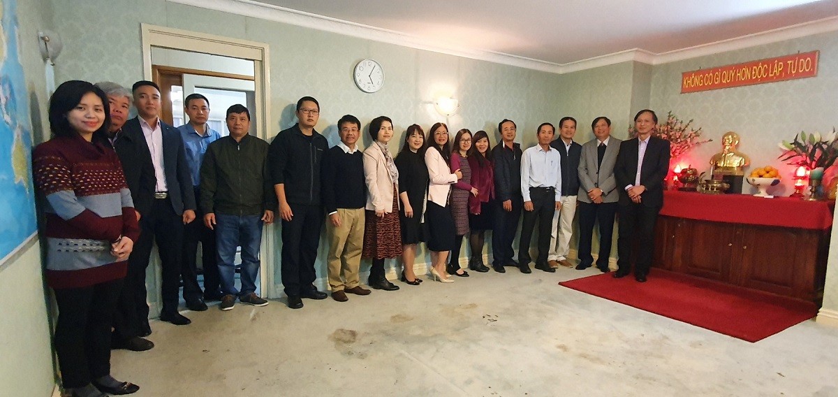 Sinh hoạt chuyên đề kỷ niệm 132 năm ngày sinh Chủ tịch Hồ Chí Minh tại Australia