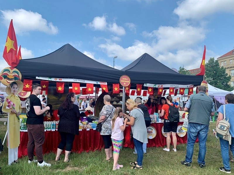 Ẩm thực Việt Nam lại 'gây thương nhớ' ở Hội chợ Ẩm thực và văn hóa ngoại giao tại Czech 2022