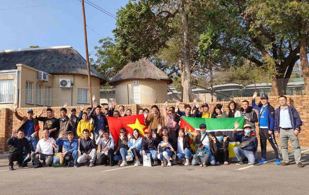 dich covid 19 dua 140 cong dan viet nam tu trung dong va chau phi ve nuoc