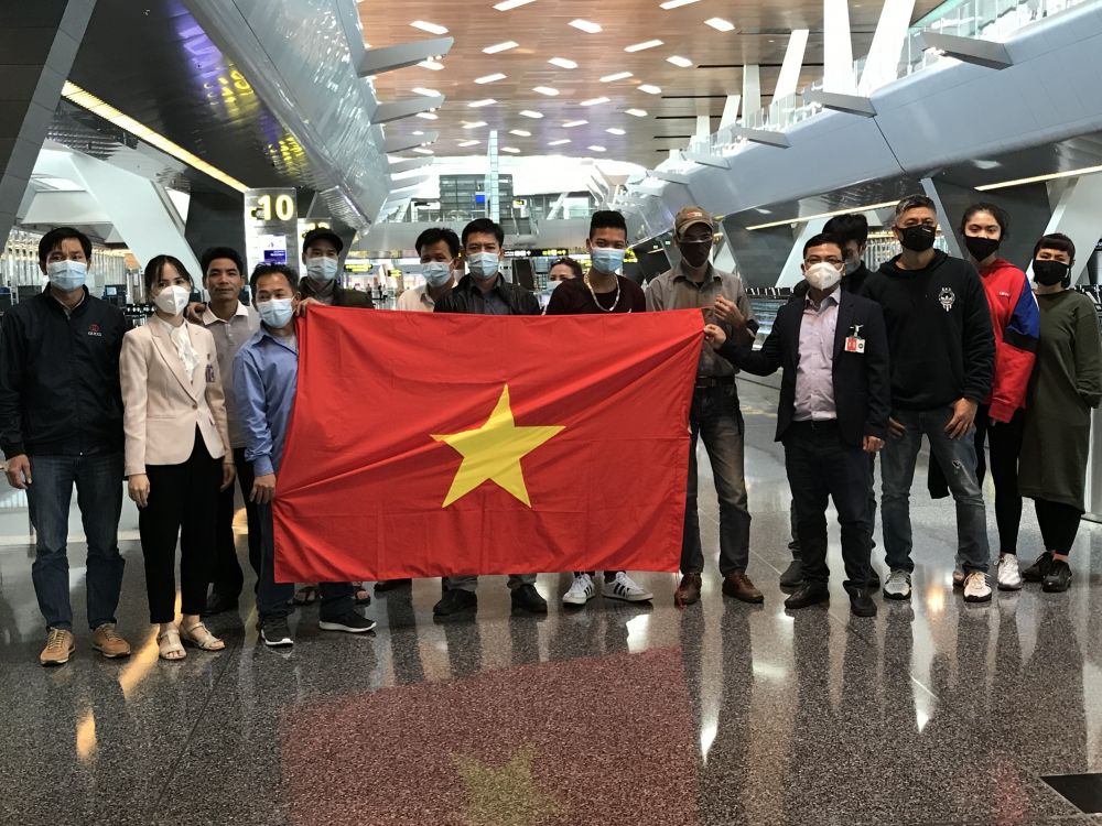 dich covid 19 dua 140 cong dan viet nam tu trung dong va chau phi ve nuoc