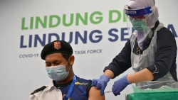 Malaysia hạ dự báo tăng trưởng kinh tế, Hy Lạp lạc quan