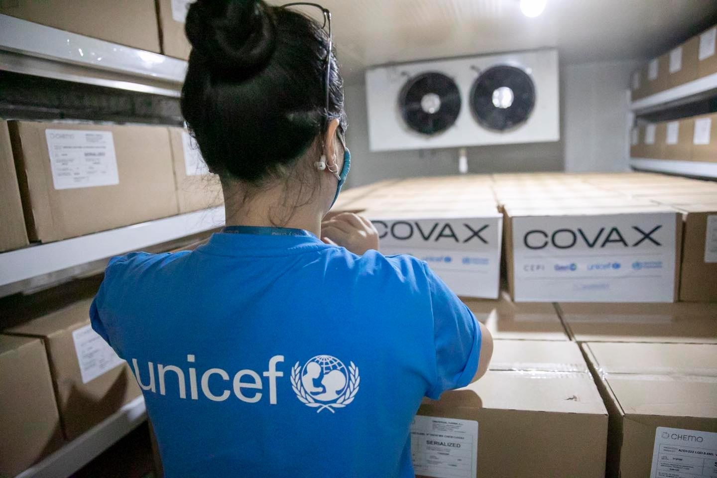 Gần 500 nghìn liều vaccine Covid-19 đã về tới sân bay Nội Bài Gần 500 nghìn liều vaccine Covid-19 đã về tới sân bay Nội Bài