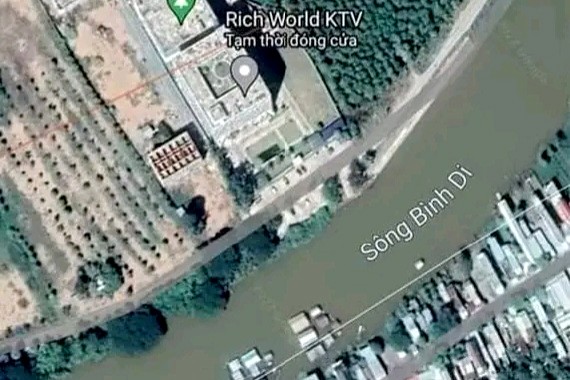 Vị trí mà 40 người vượt sông đào thoát khỏi casino Campuchia bơi qua sông Bình Di về Việt Nam. Vị trí mà 40 người vượt sông đào thoát khỏi casino Campuchia bơi qua sông Bình Di về Việt Nam.