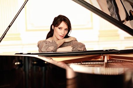 Nghệ sĩ Kim Barbier: “Tôi trưởng thành từ cách giáo dục Việt”